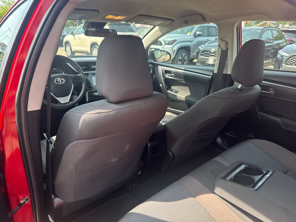Used 2018 Toyota Corolla LE FWD image 37