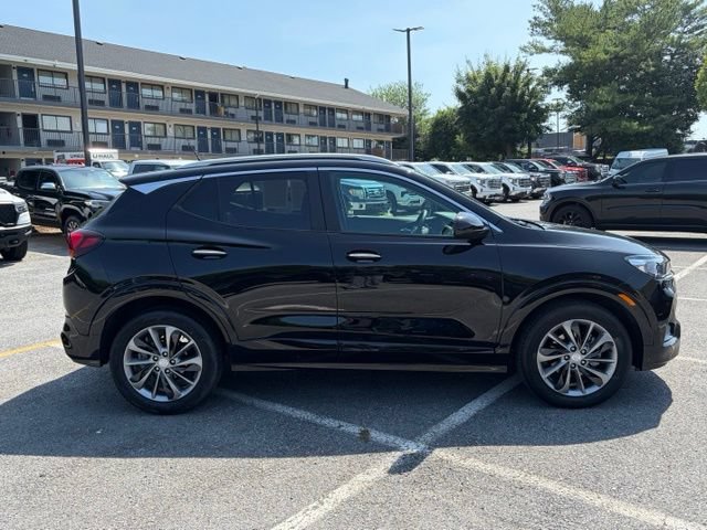 Used 2023 Buick Encore GX Select w/ Sport Touring Package FWD image 9
