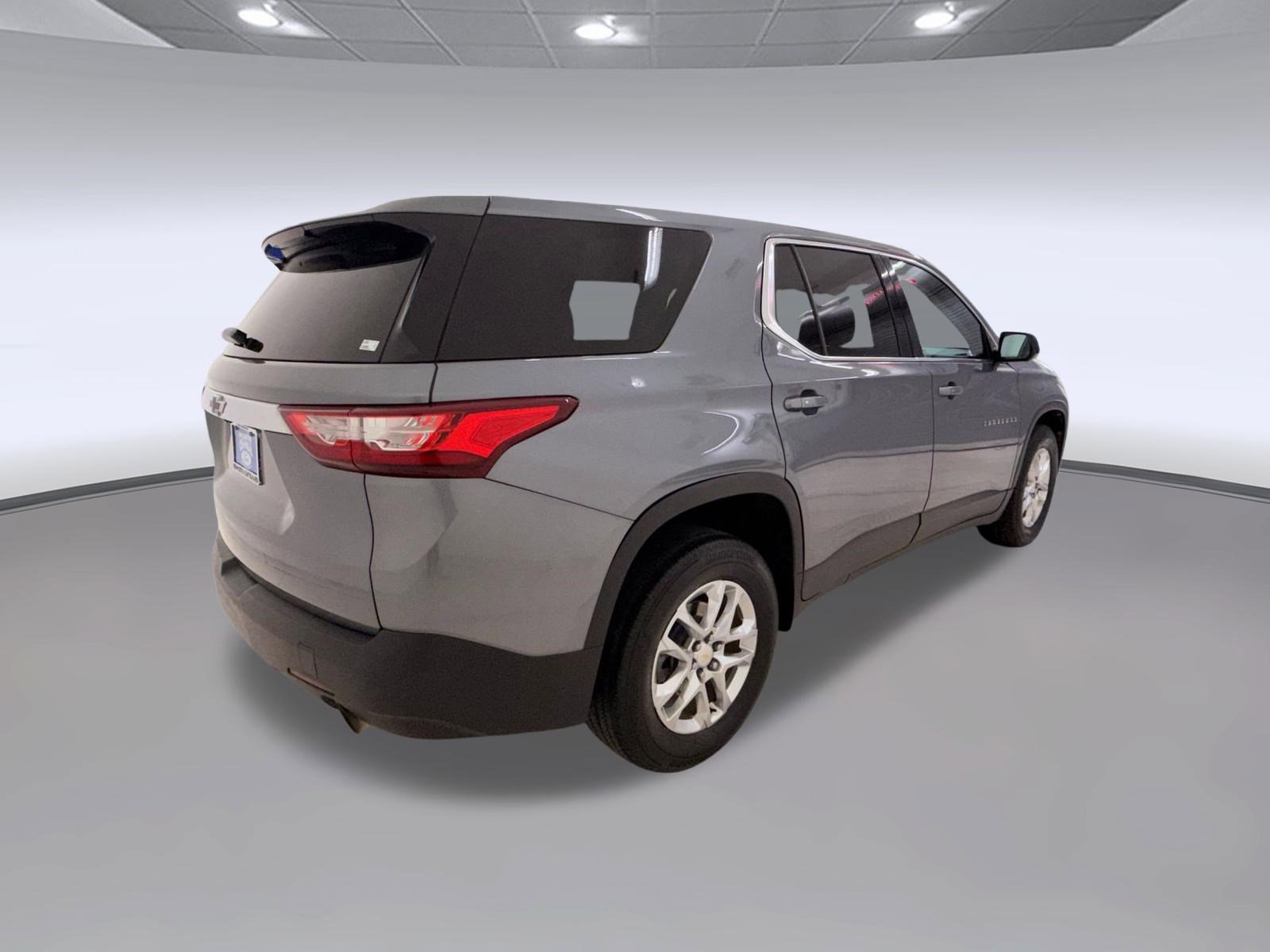 Used 2020 Chevrolet Traverse LS w/ LPO, Floor Liner Package FWD image 9