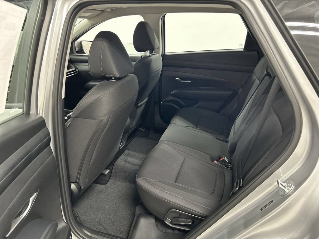 Used 2025 Hyundai Tucson SE AWD/4WD image 19