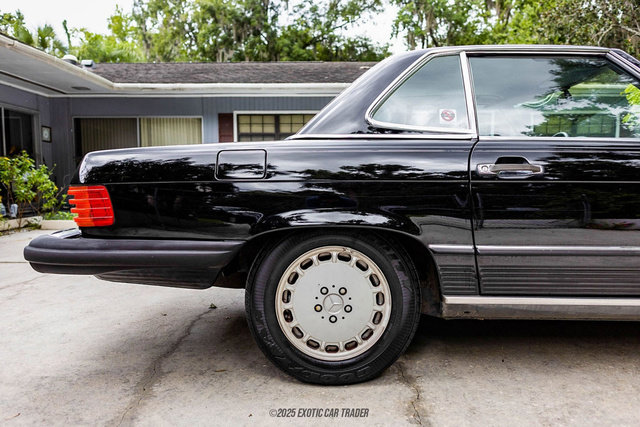 Used 1989 Mercedes-Benz 560 SL image 10