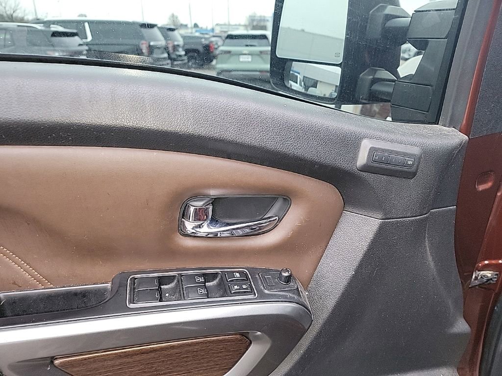 Used 2018 Nissan Titan Platinum Reserve w/ Platinum Utility Package image 11