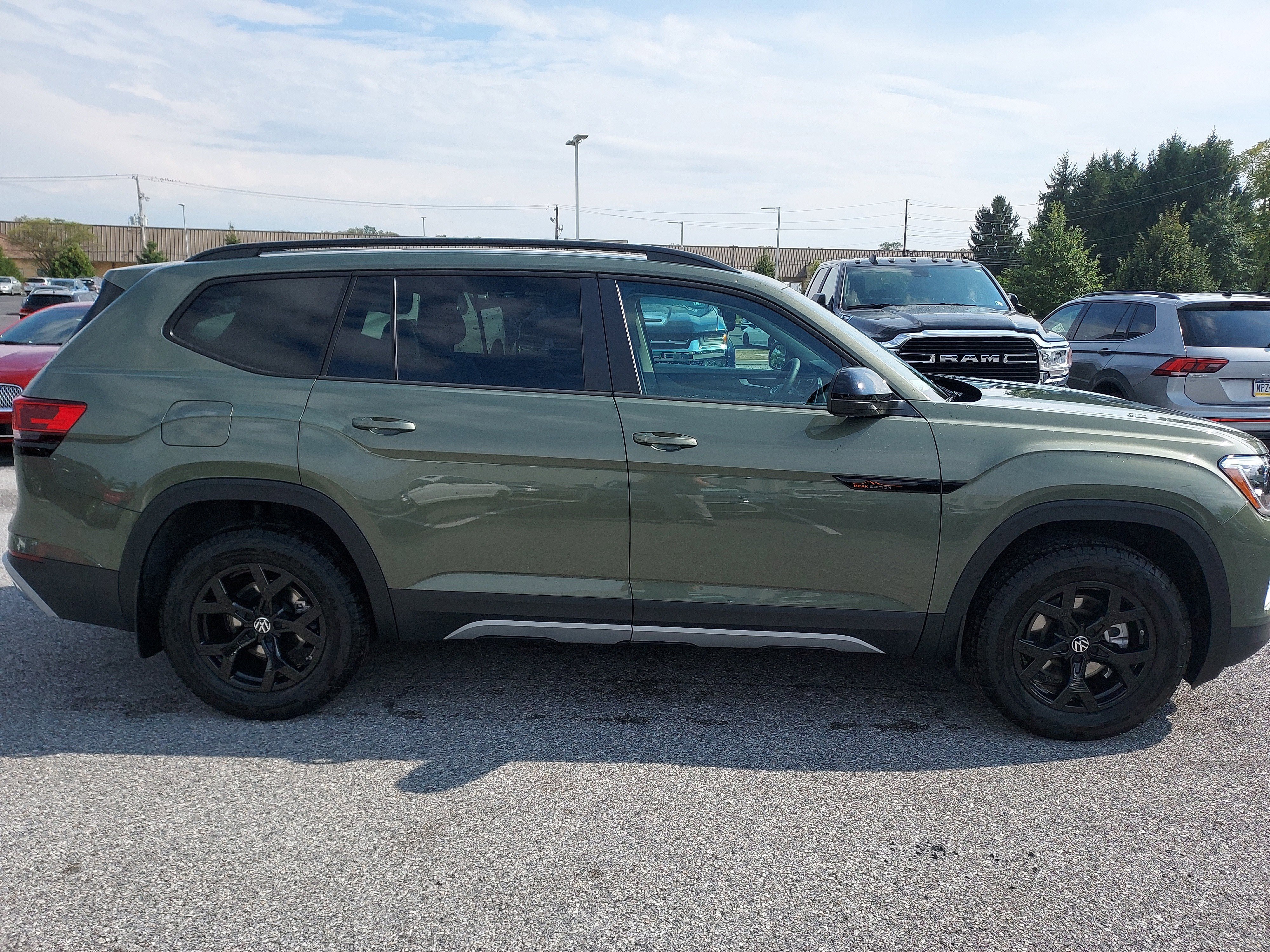 New 2026 Volkswagen Atlas Peak Edition image 4