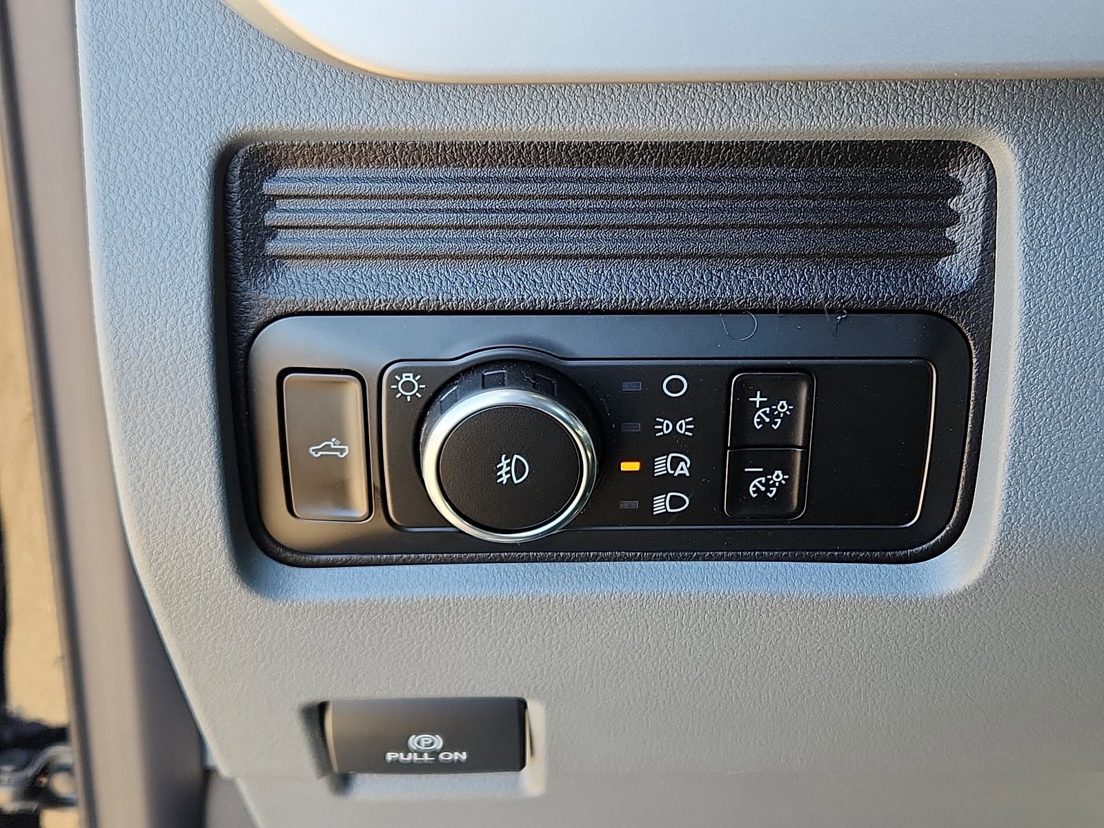 New 2025 Ford F250 XL w/ 360-Degree Camera Package RWD image 16