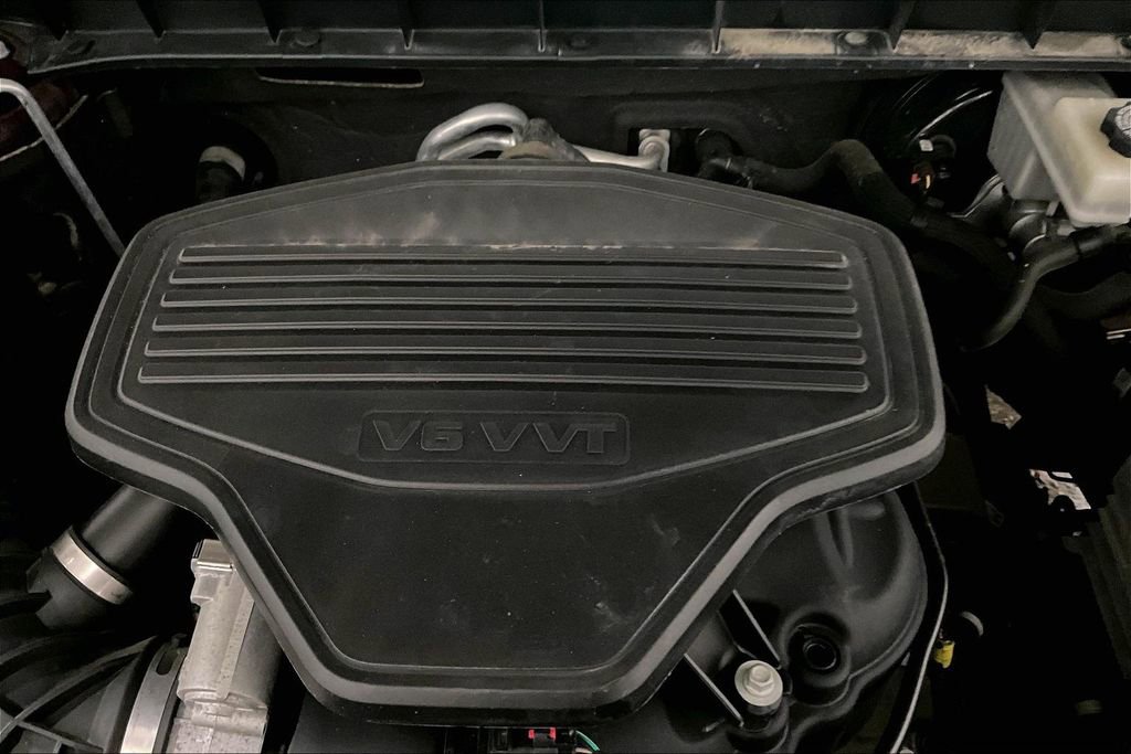 Used 2018 GMC Acadia Denali w/ Technology Package AWD/4WD image 31