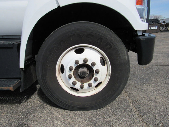 Used 2022 Ford F650 2WD Regular Cab Super Duty image 10