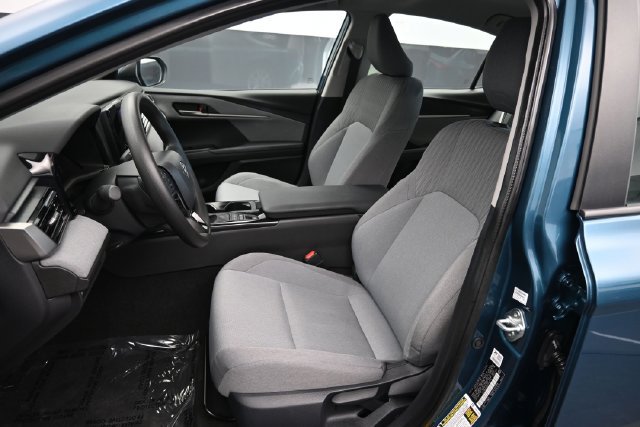 Used 2025 Toyota Camry LE FWD image 17