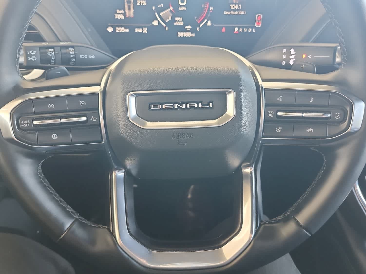 Used 2025 GMC Yukon XL Denali AWD/4WD image 22