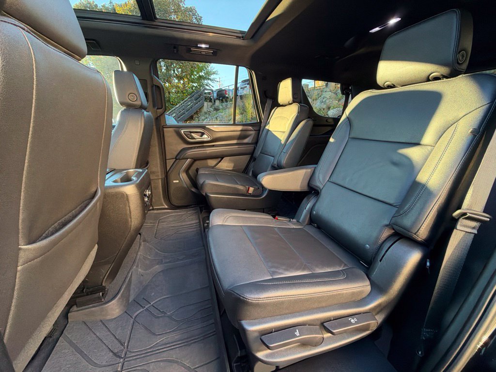 Used 2023 Chevrolet Tahoe Z71 w/ Luxury Package AWD/4WD image 18