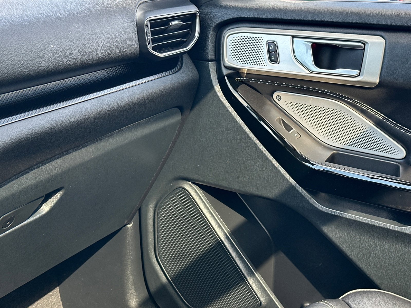 Used 2023 Ford Explorer ST w/ Equipment Group 401A image 38