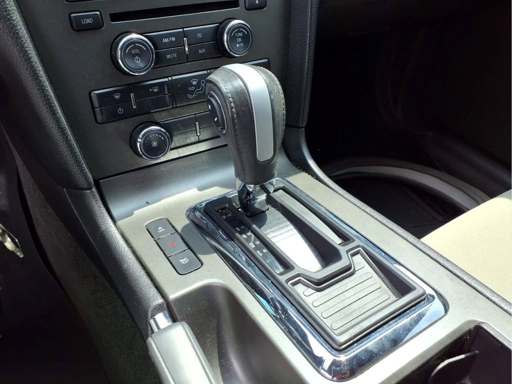 Used 2014 Ford Mustang Convertible RWD image 4