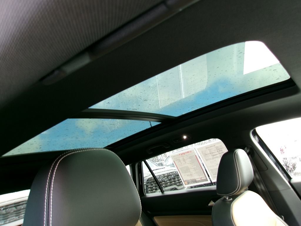 Used 2023 Volkswagen Atlas Cross Sport SE image 17