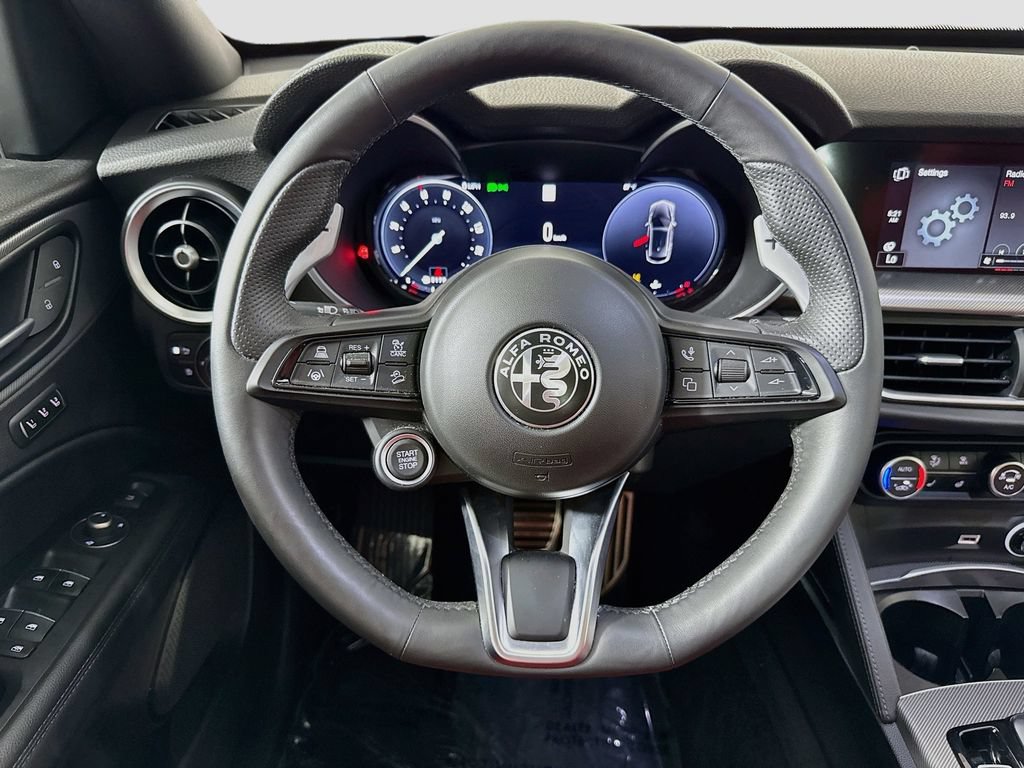 Used 2025 Alfa Romeo Stelvio Sprint w/ Veloce Package AWD/4WD image 11