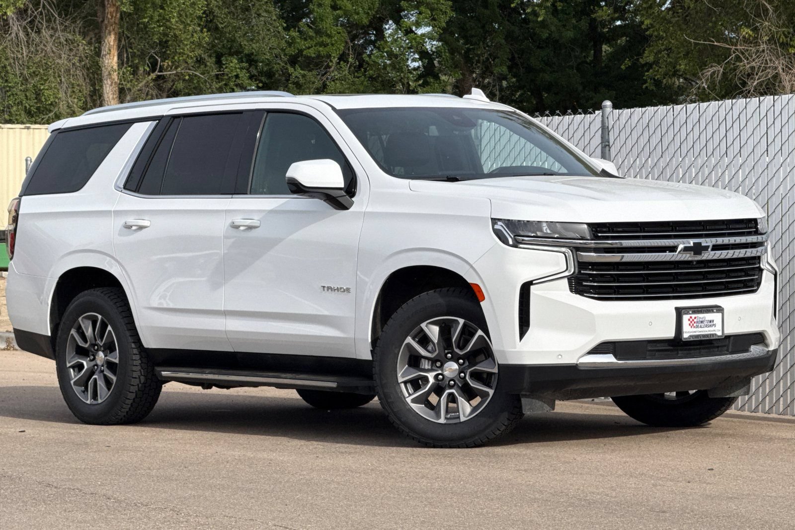 Used 2023 Chevrolet Tahoe LT w/ LT Signature Plus Package AWD/4WD image 2