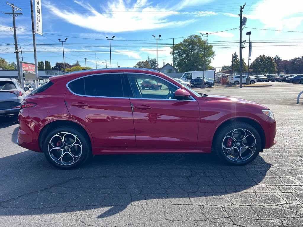Used 2020 Alfa Romeo Stelvio Ti w/ Active Blind Spot Package AWD/4WD image 6