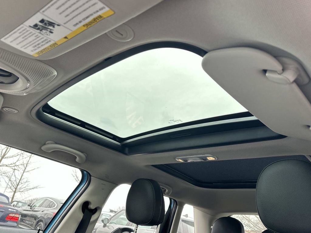 Used 2015 MINI Cooper 4-Door Hardtop image 3