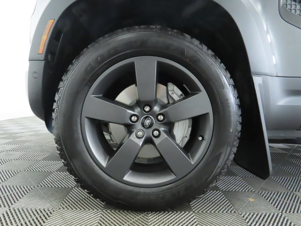 Used 2025 Land Rover Defender 110 S AWD/4WD image 32