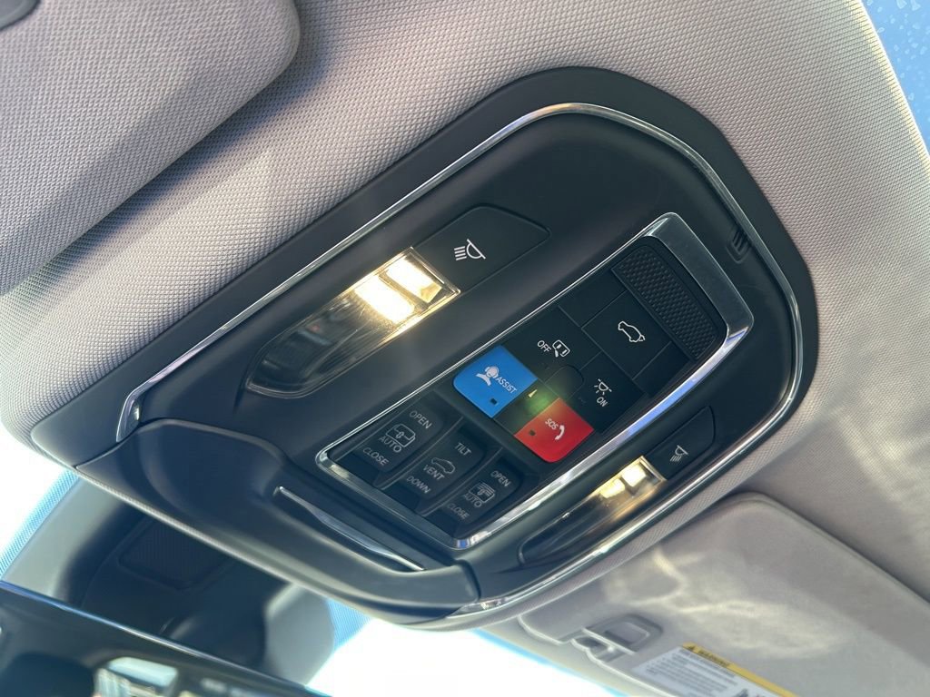 Certified 2023 Jeep Grand Cherokee Limited w/ Luxury Tech Group II image 46