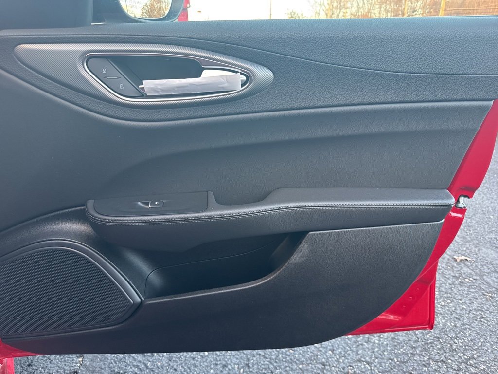 New 2025 Alfa Romeo Giulia AWD w/ Veloce Package AWD image 23