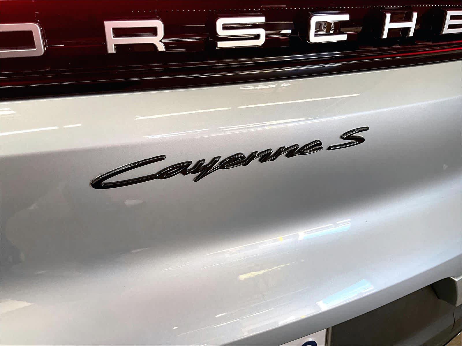 Used 2024 Porsche Cayenne S AWD/4WD image 11