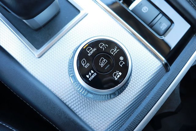 Used 2024 Mitsubishi Outlander 4WD Plug-In Hybrid image 20