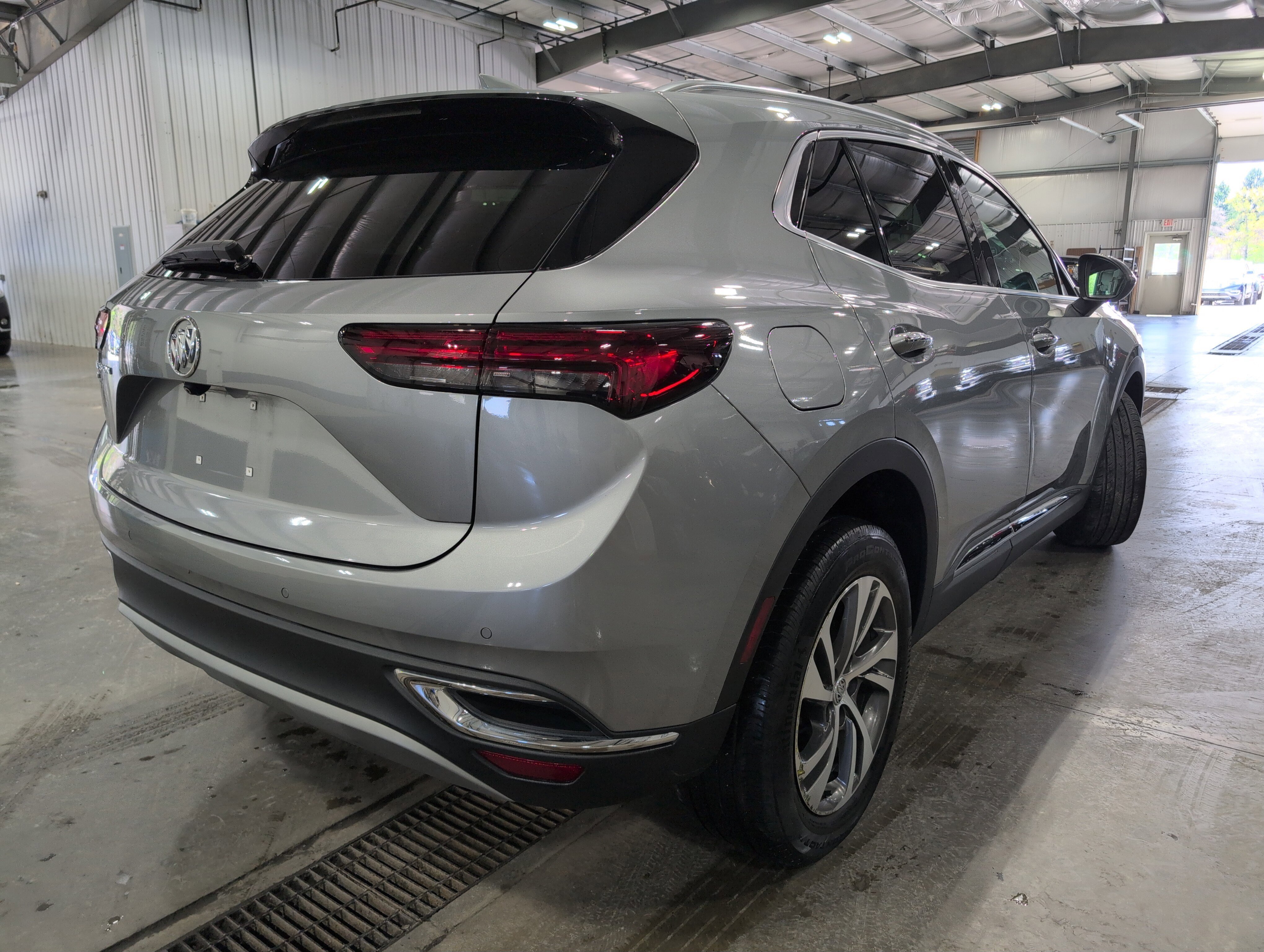 Used 2023 Buick Envision Essence AWD/4WD image 3