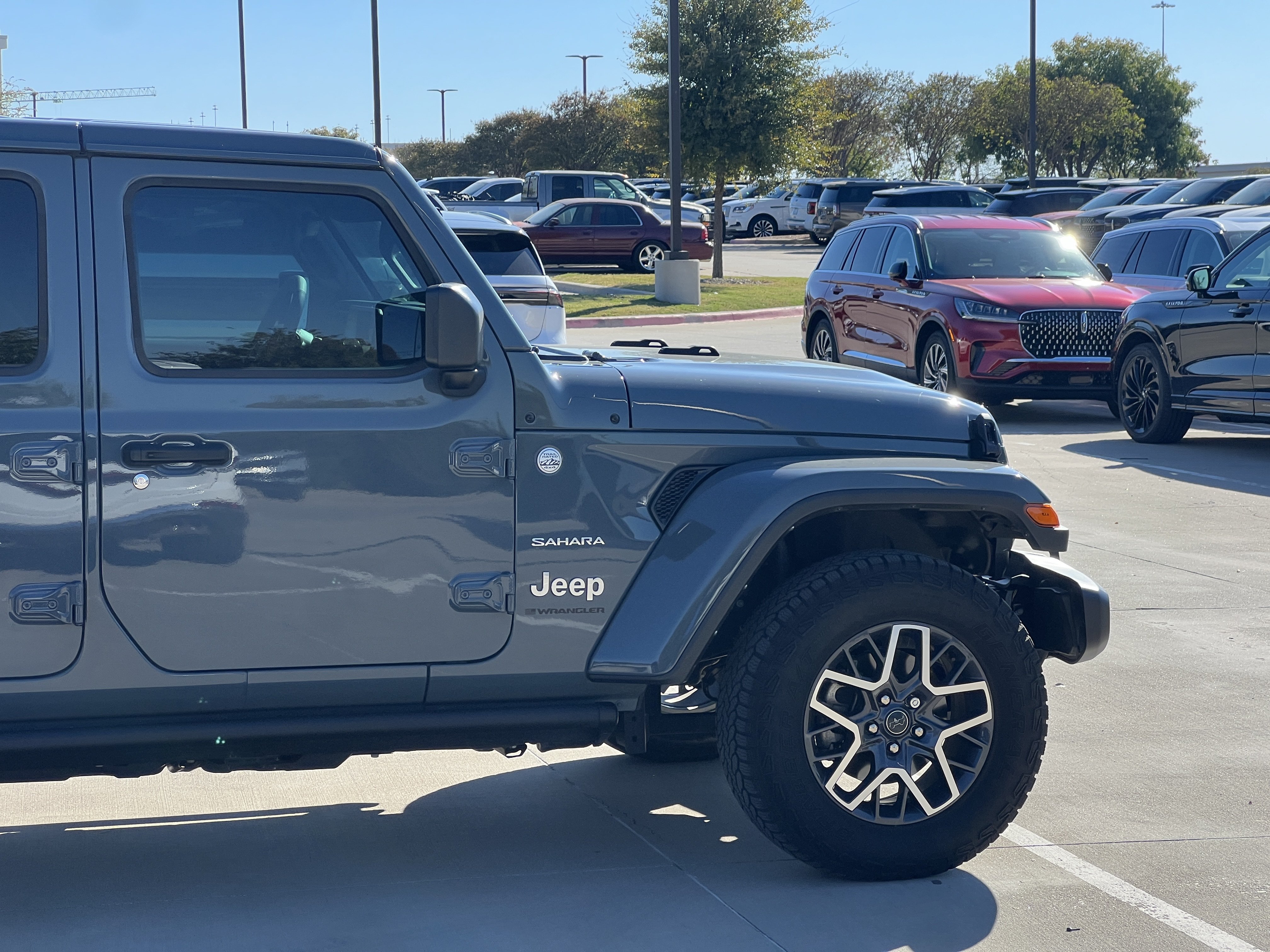 Used 2024 Jeep Wrangler Unlimited Sahara w/ Safety Group AWD/4WD image 12