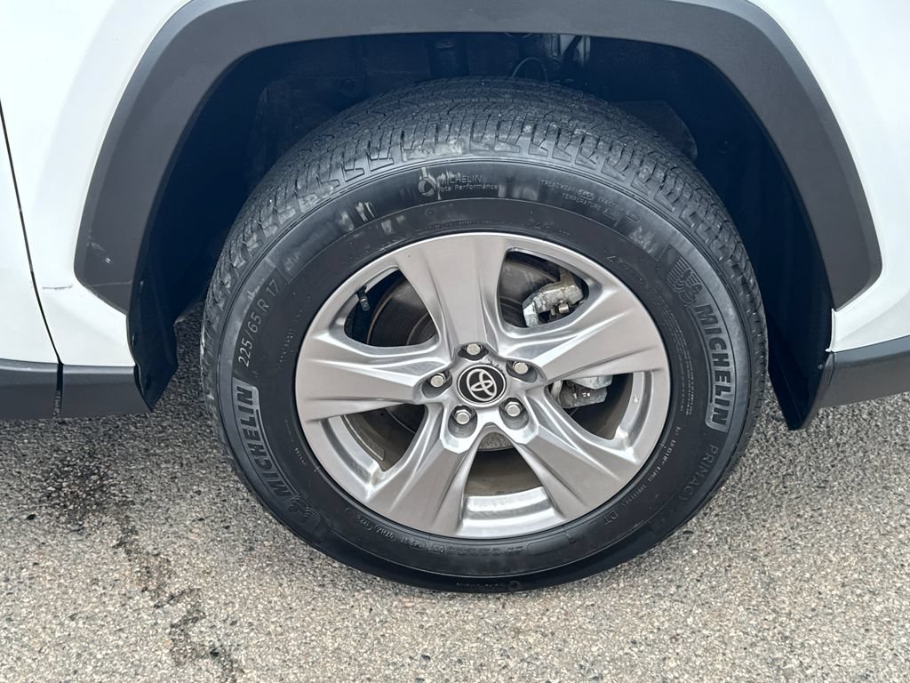 Used 2025 Toyota RAV4 XLE AWD/4WD image 41