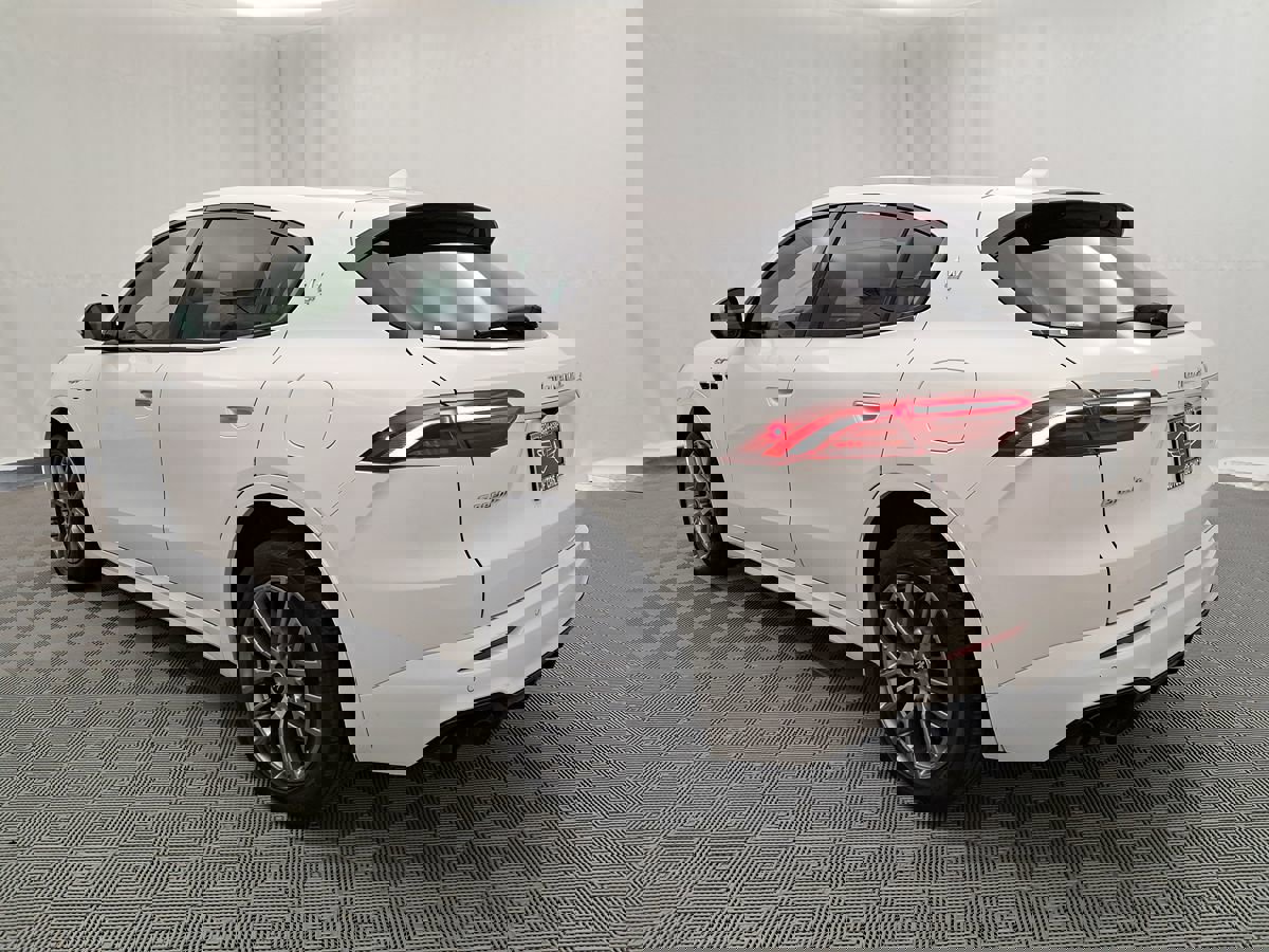 Used 2023 Maserati Grecale GT image 4