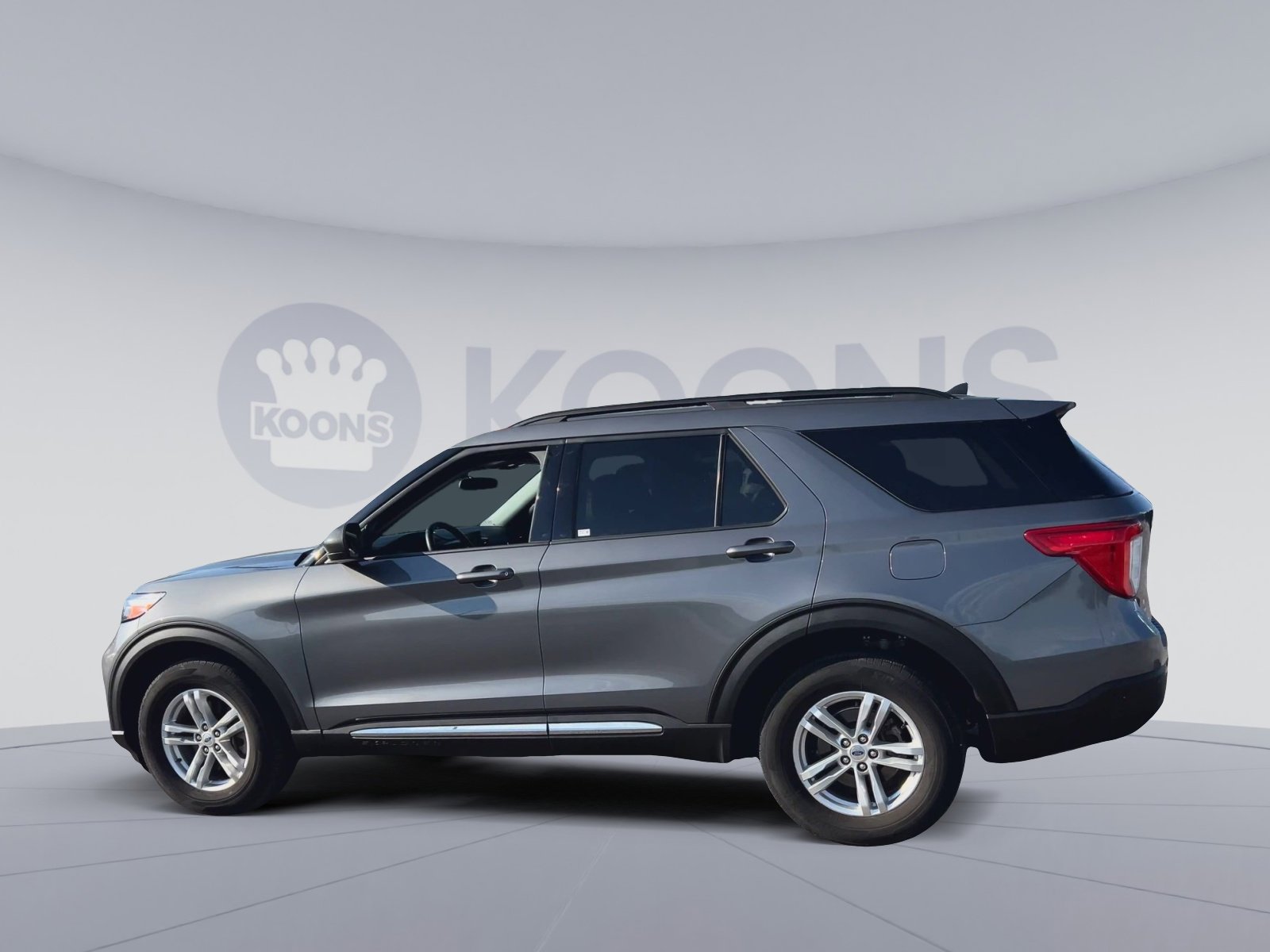Used 2023 Ford Explorer XLT AWD/4WD image 8