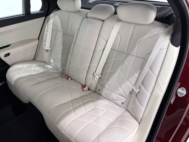 Used 2025 BMW 760i xDrive w/ Executive Package AWD/4WD image 17