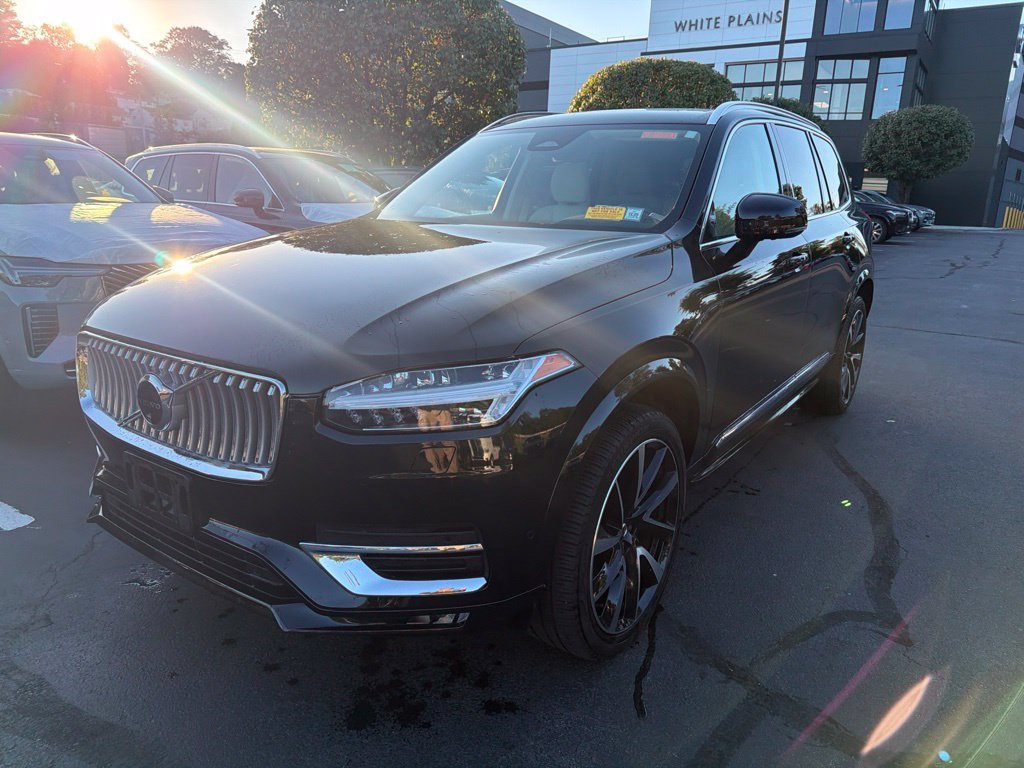 New 2024 Volvo XC90 B5 Plus w/ Protection Package Premier