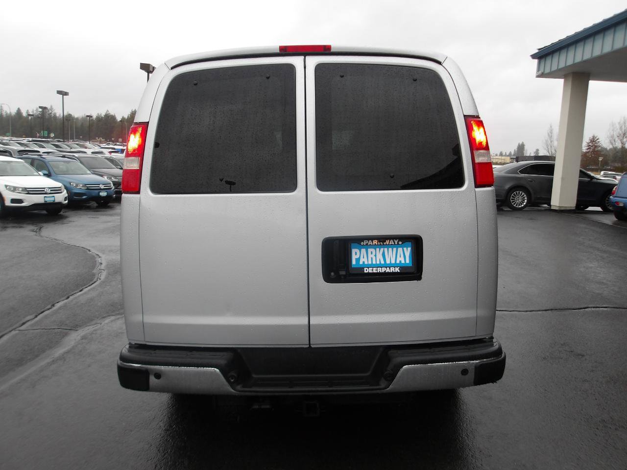 Used 2018 Chevrolet Express 3500 LT w/ LT Preferred Equipment Group RWD image 4