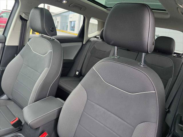 Used 2024 Volkswagen Taos SE AWD/4WD image 21