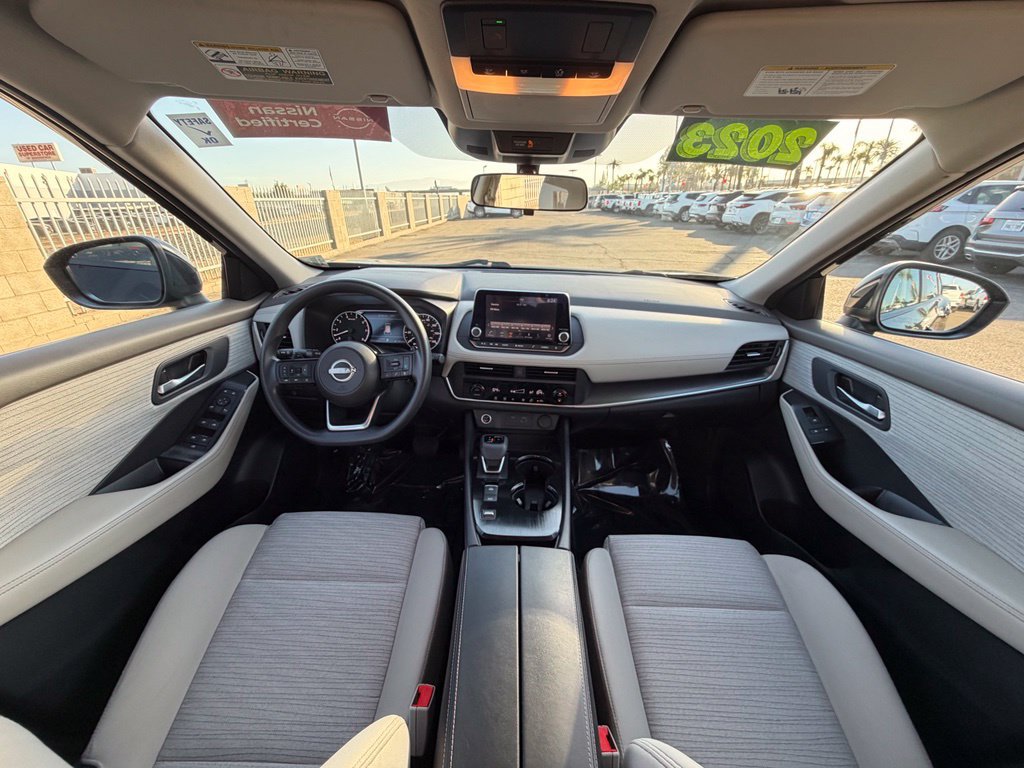 Used 2023 Nissan Rogue SV FWD image 16