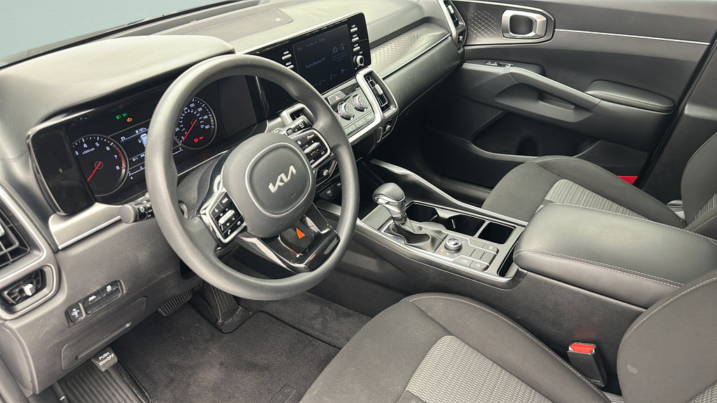 Used 2022 Kia Sorento LX AWD/4WD image 12