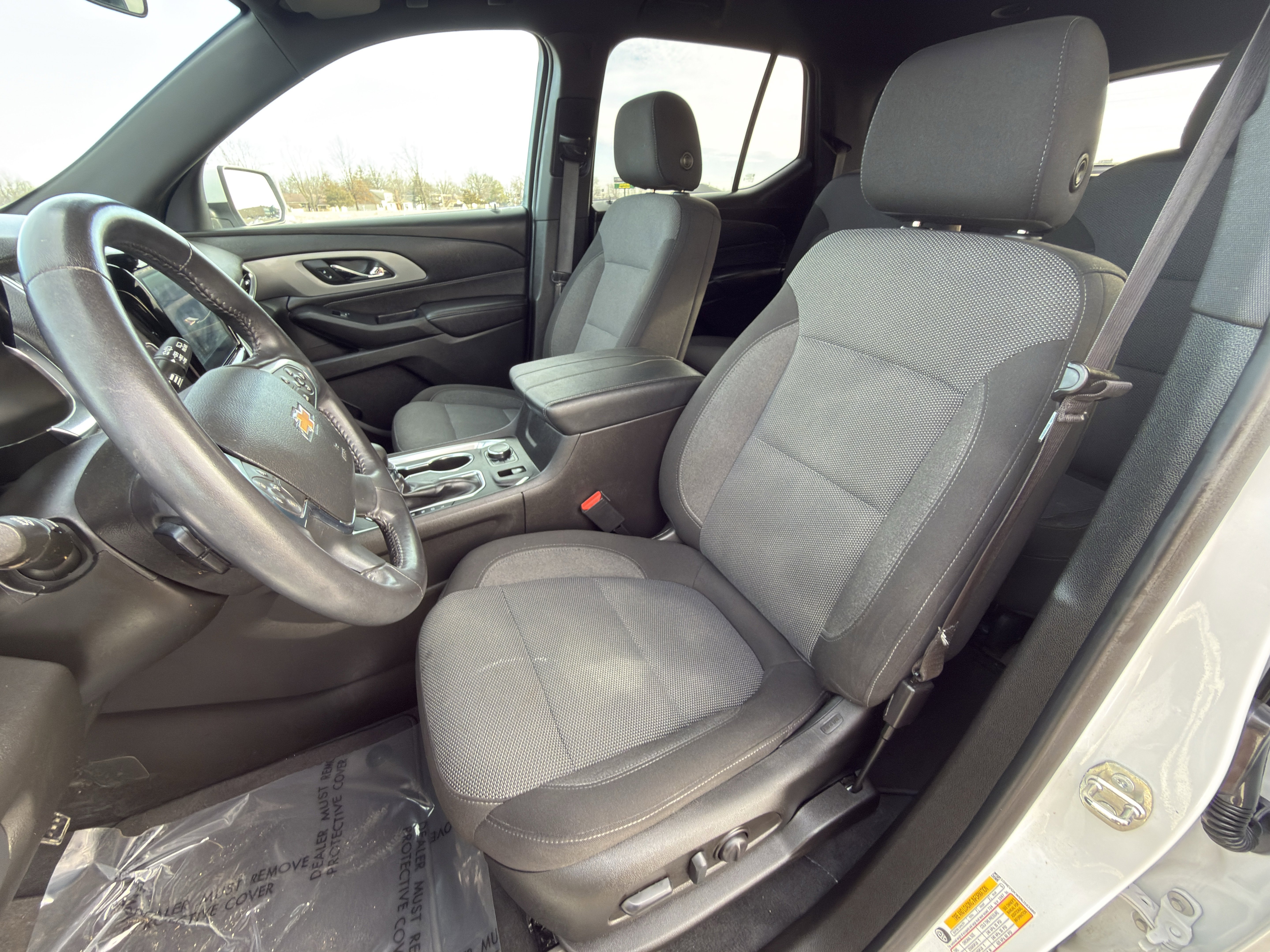 Used 2022 Chevrolet Traverse LT image 11