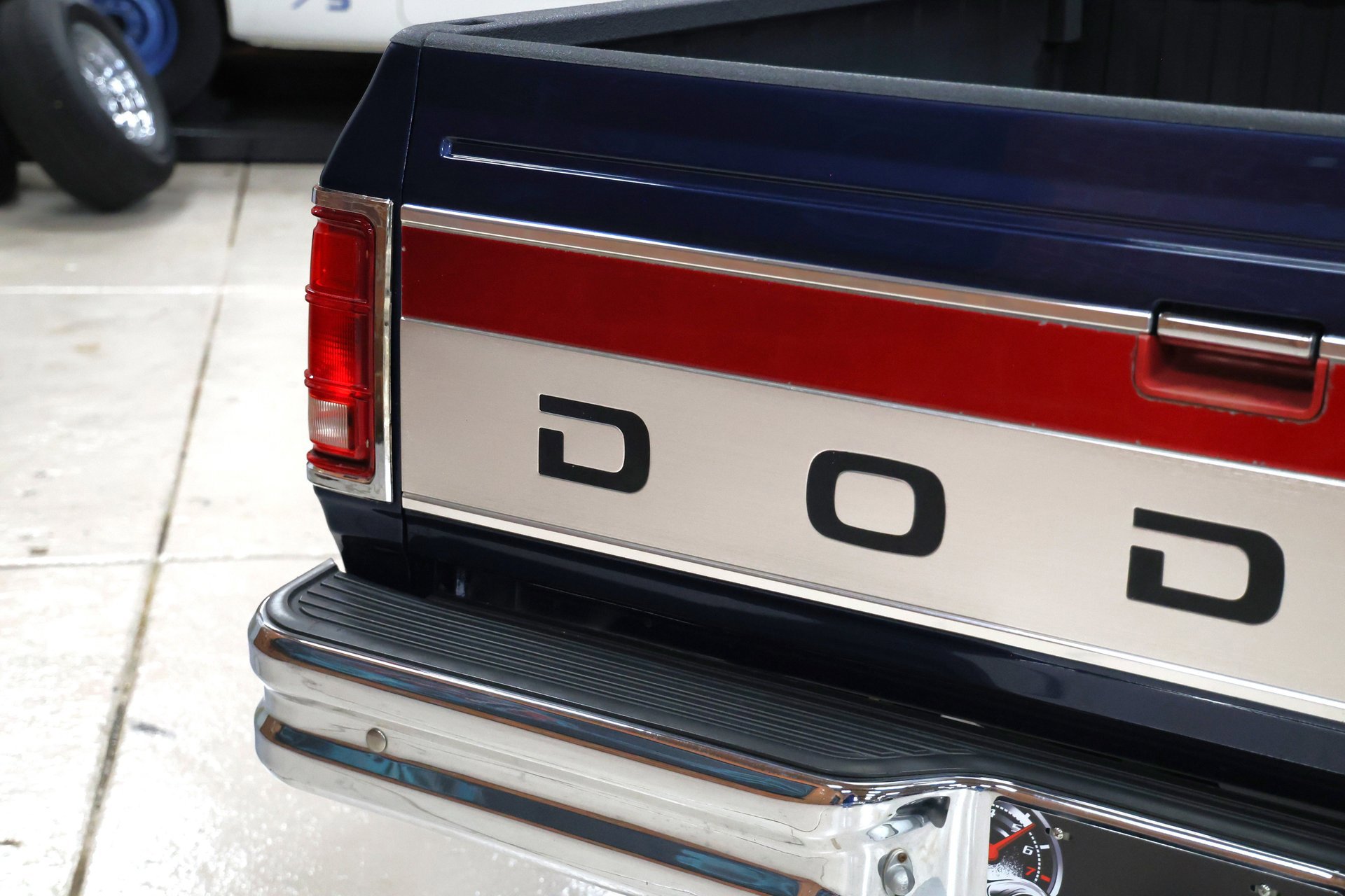 Used 1992 Dodge D/W Truck 150 image 38