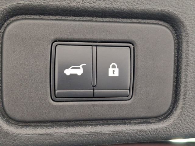 Used 2022 Nissan Pathfinder Platinum w/ Cargo Package image 33