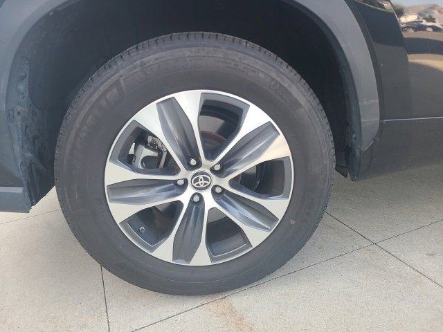 Used 2024 Toyota Highlander XLE image 10