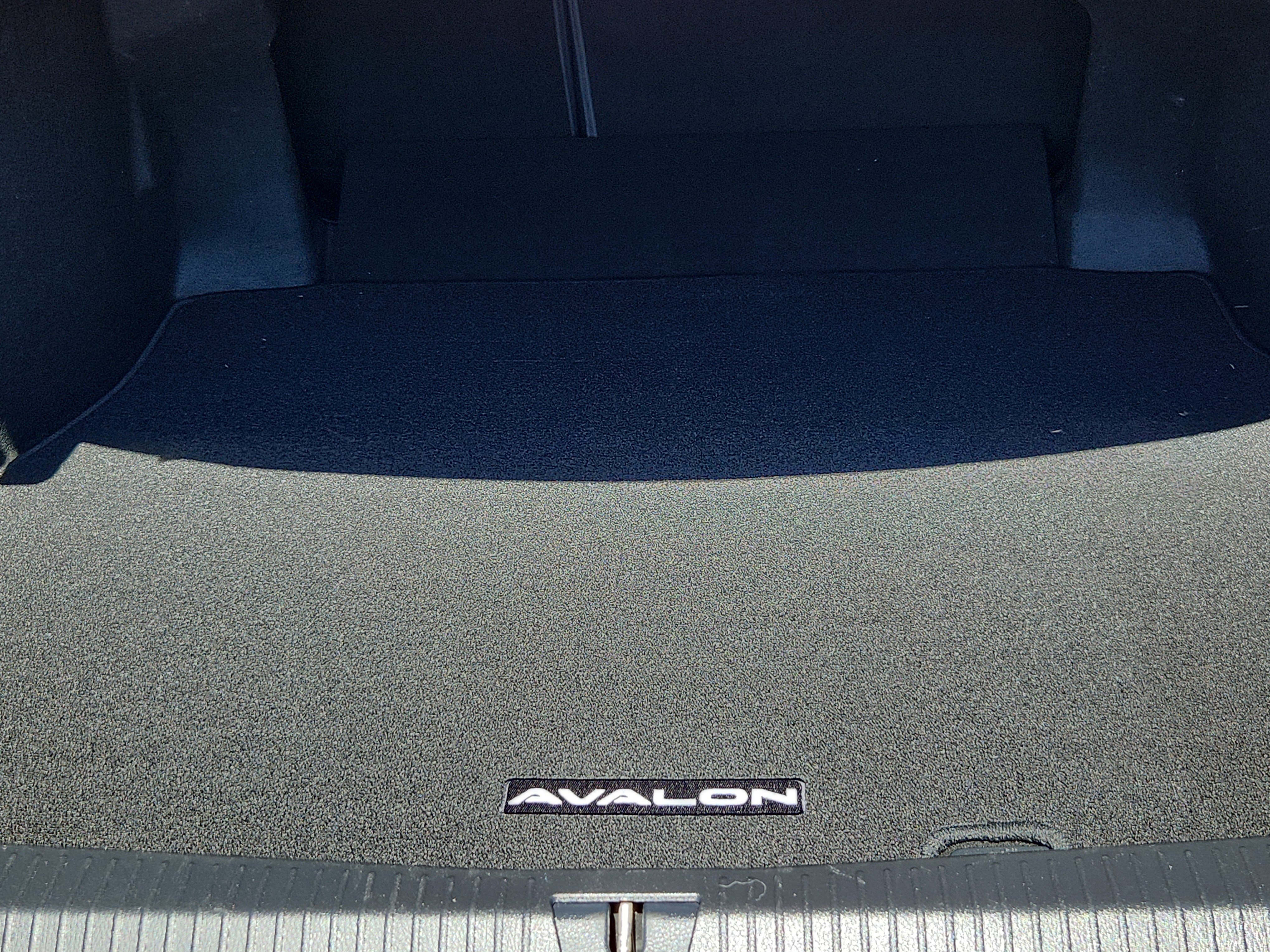 Used 2021 Toyota Avalon Limited w/ Advanced Safety Package FWD image 14