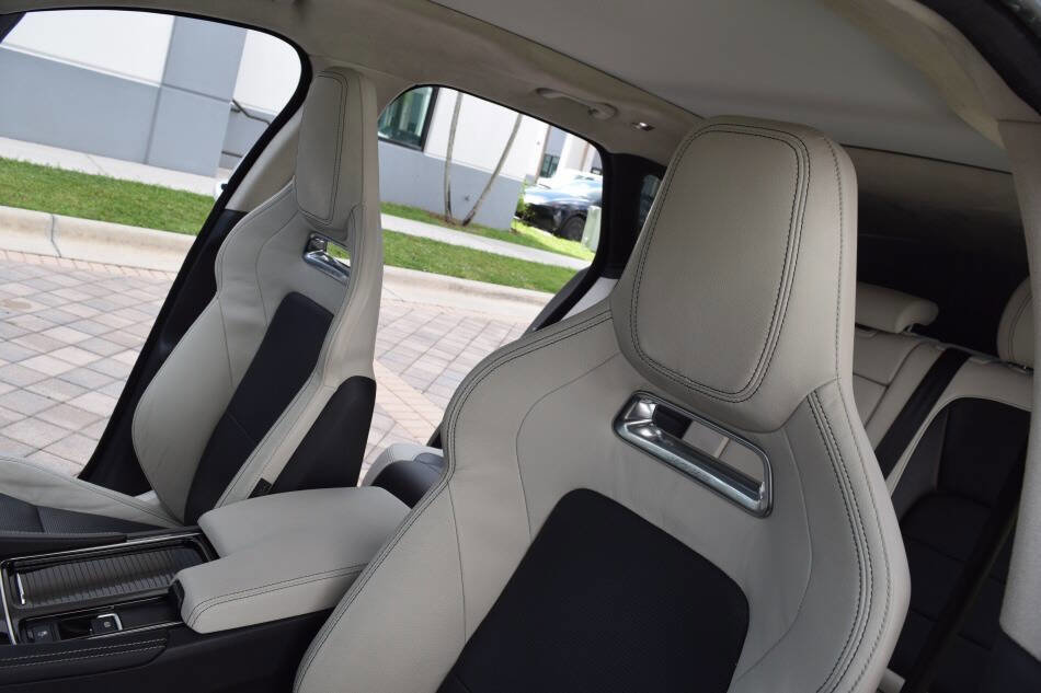 Used 2019 Jaguar F-PACE R-Sport AWD/4WD image 41