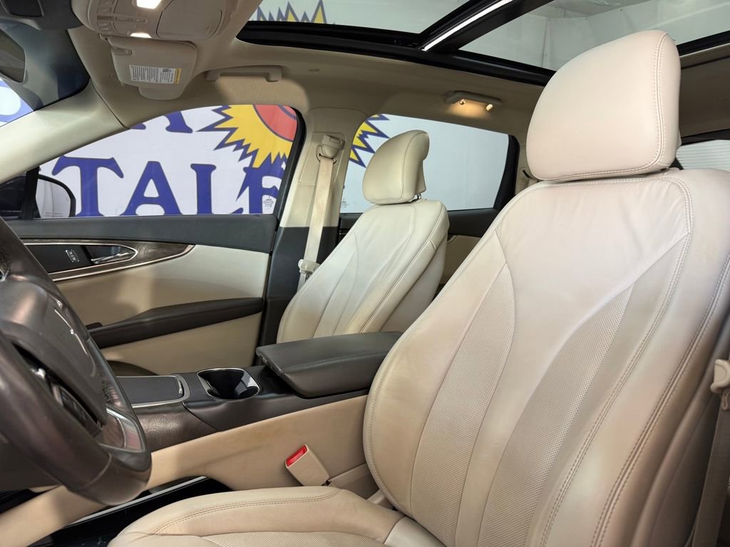 Used 2019 Lincoln Nautilus Select image 10