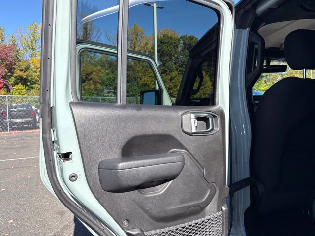 Used 2023 Jeep Wrangler Unlimited w/ Cold Weather Group AWD/4WD image 33