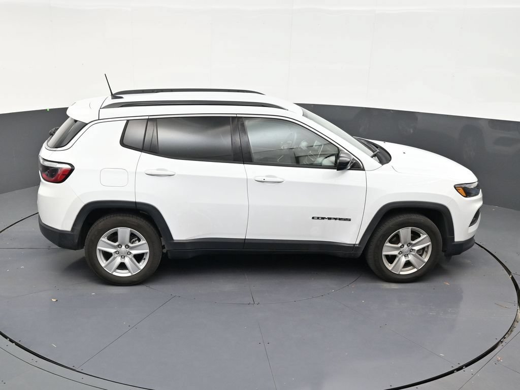 Used 2022 Jeep Compass Latitude FWD image 17