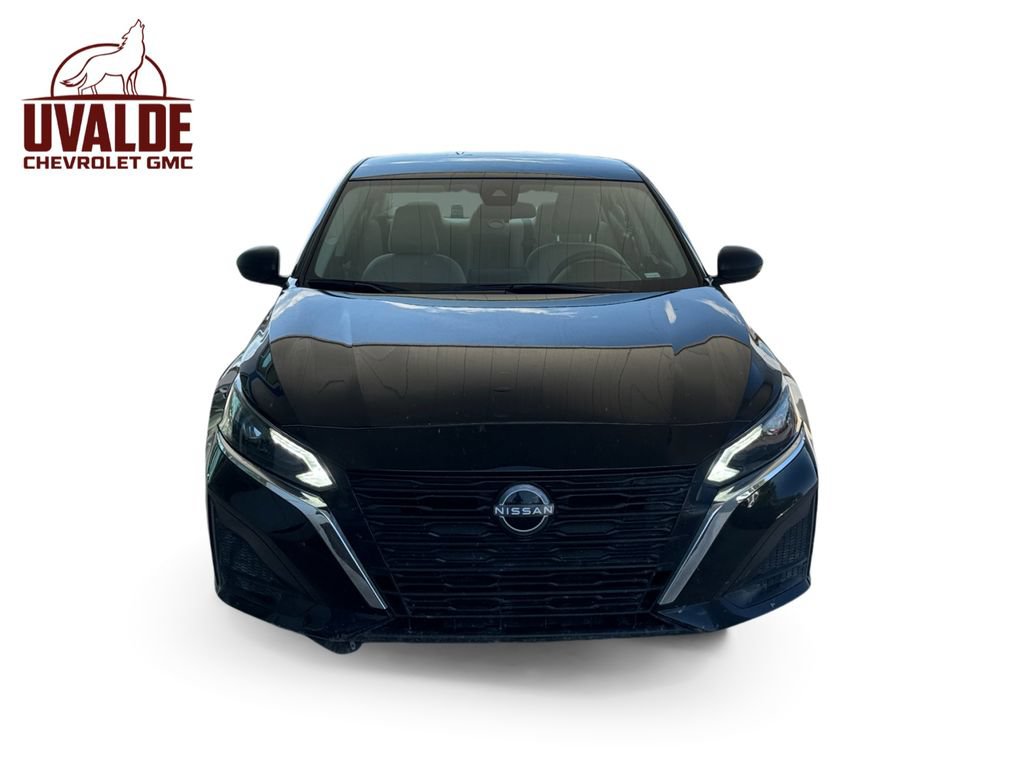 Used 2024 Nissan Altima 2.5 SV FWD image 8