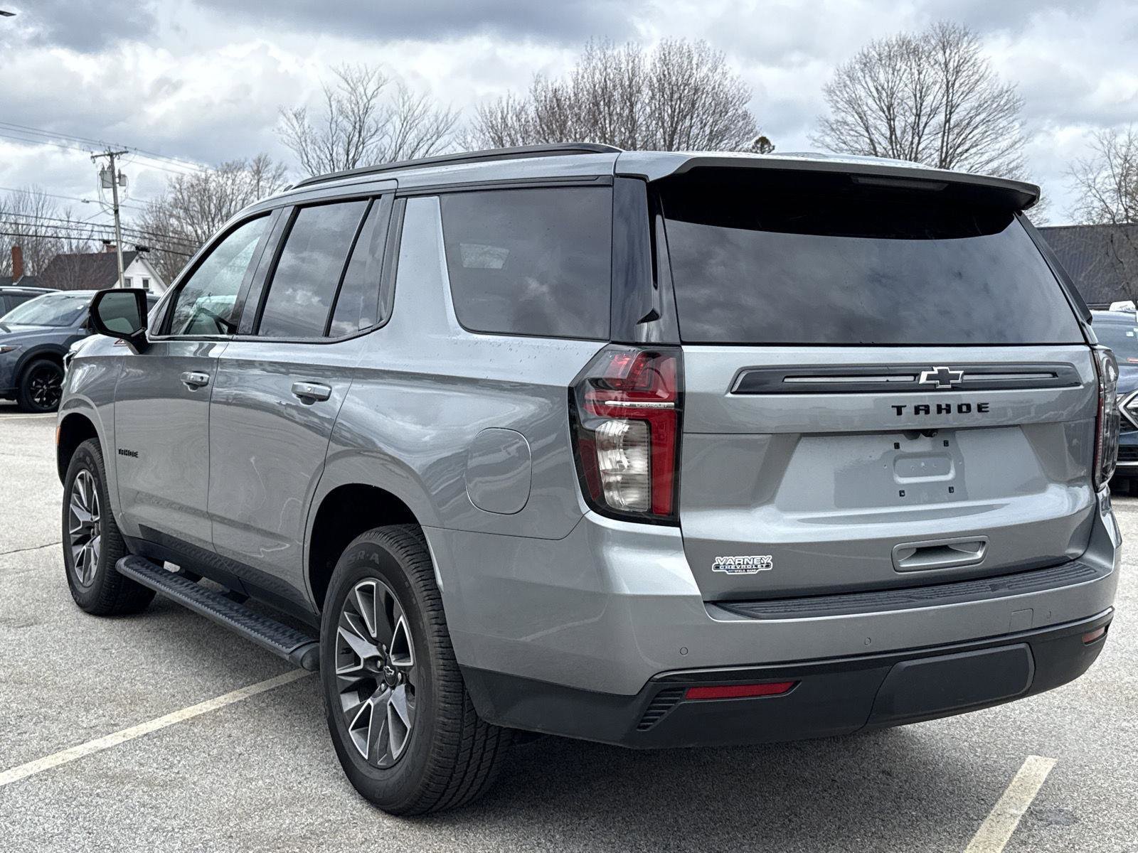 Used 2023 Chevrolet Tahoe Z71 w/ Luxury Package AWD/4WD image 8
