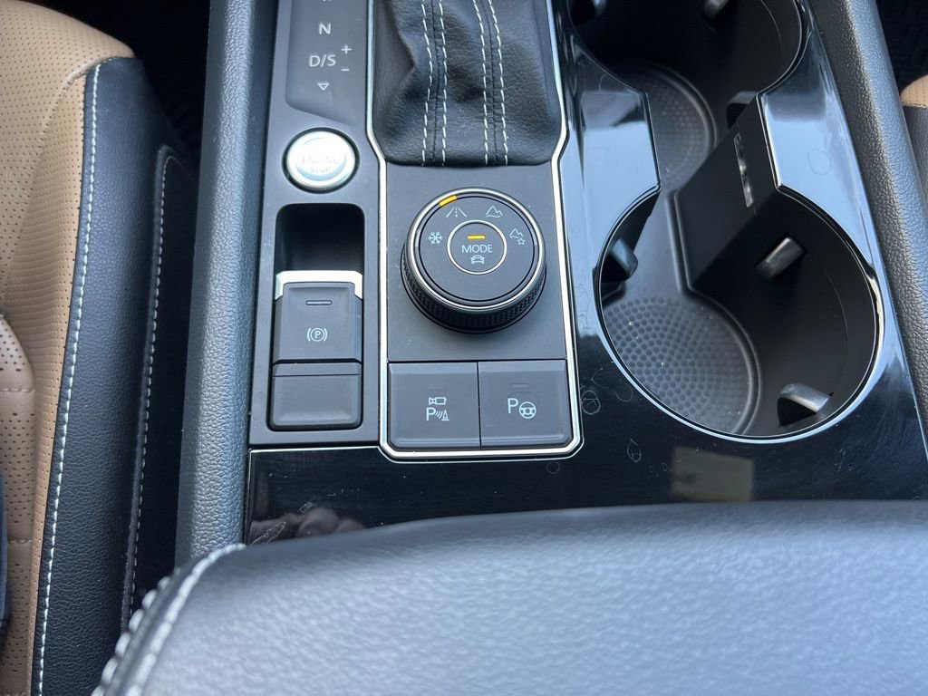 Used 2023 Volkswagen Atlas Cross Sport SEL Premium R-Line image 36