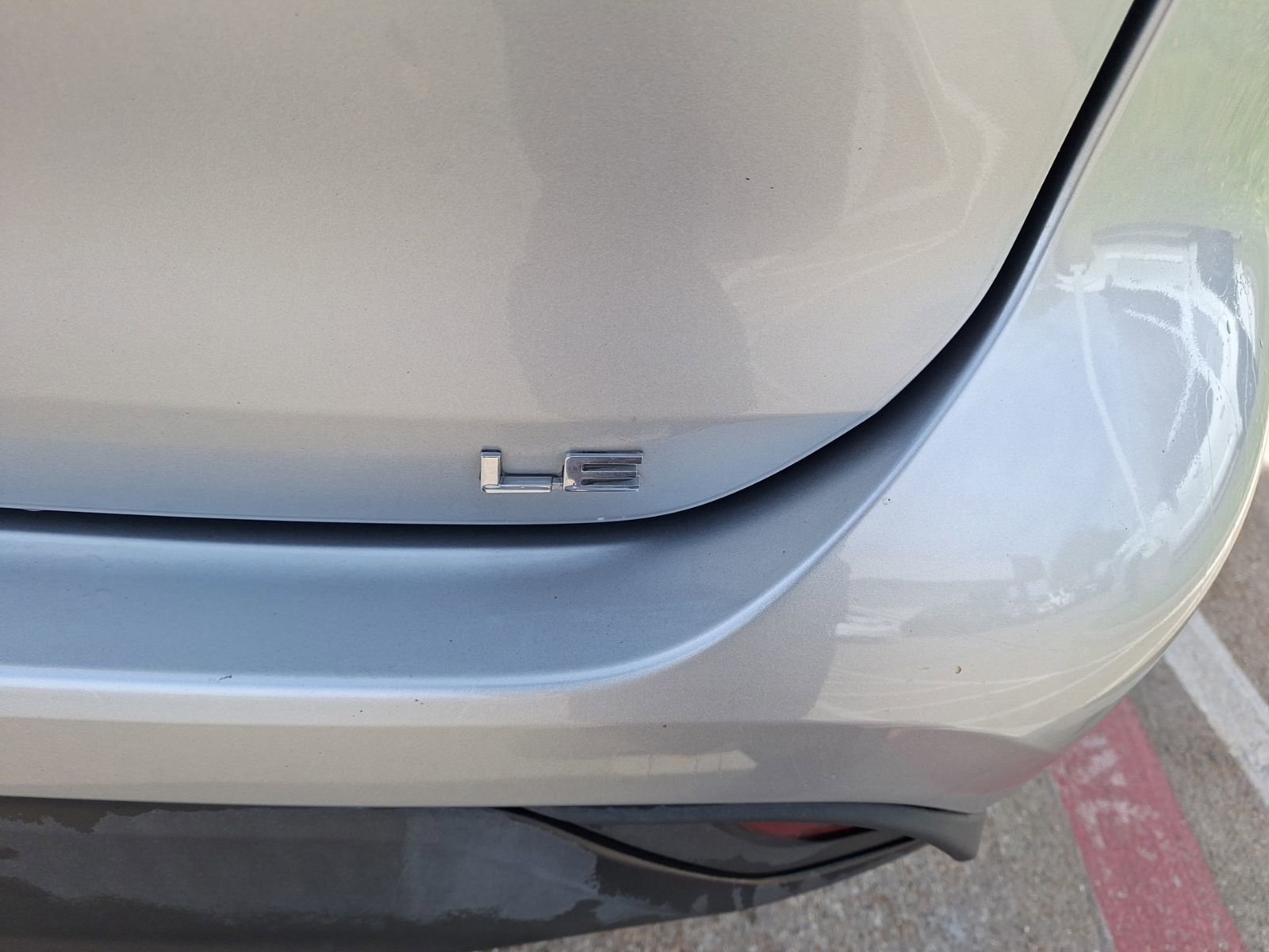 Used 2023 Toyota Highlander LE FWD image 11