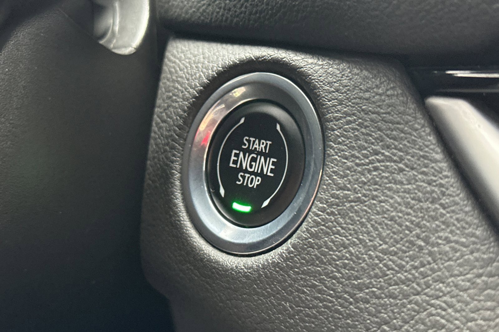 Used 2024 Cadillac XT4 Premium Luxury image 29